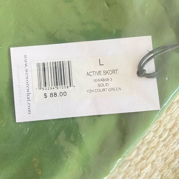 WeWoreWhat Active Skort Court Green Size Large NWT - Picture 7 of 8